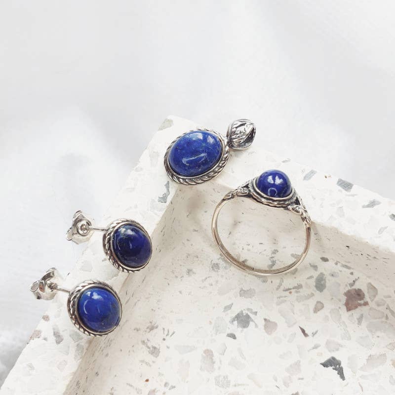 Ovaler Ring mit natürlichem blauem Lapislazuli, 925er antikes Silber