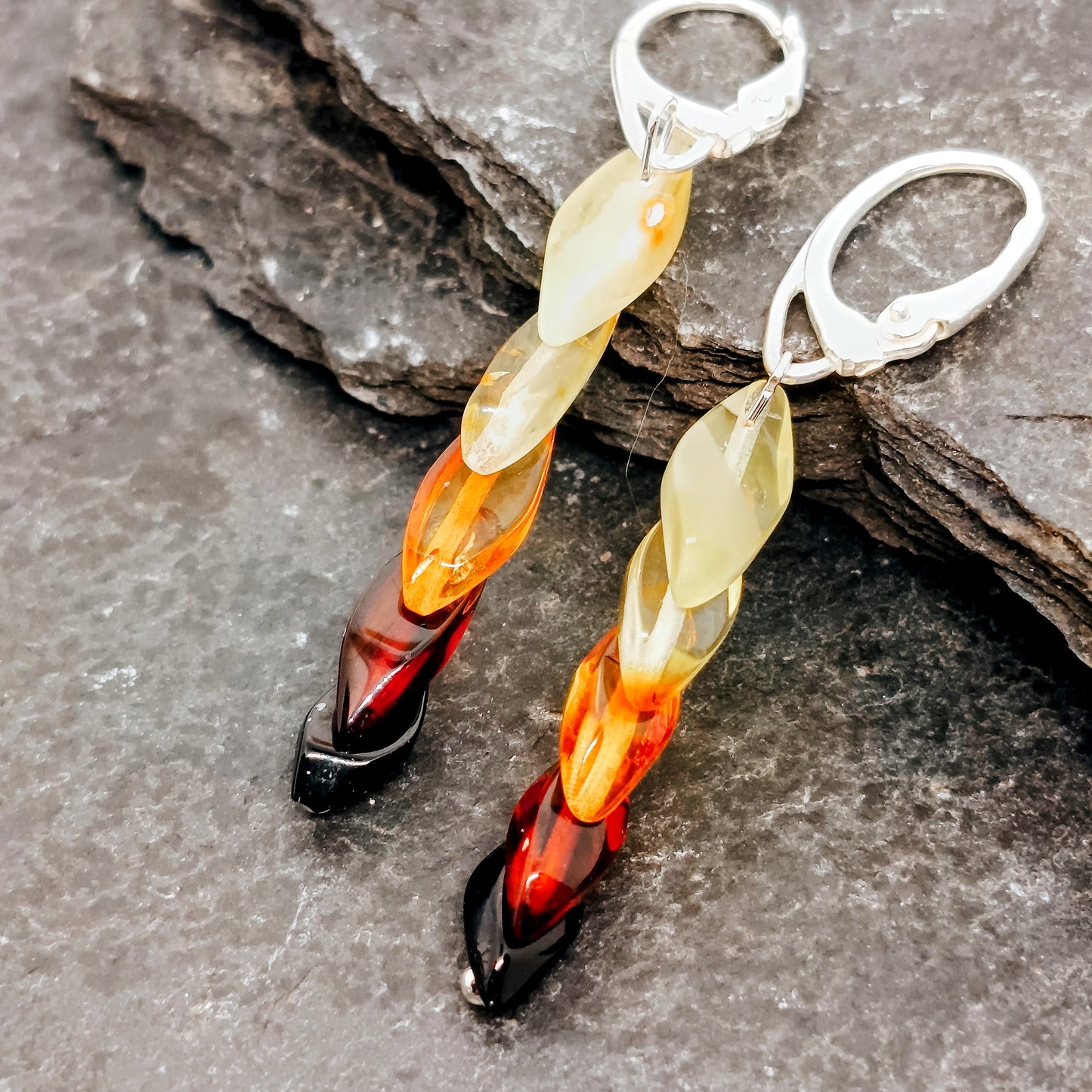 Tricolor earrings made of amber