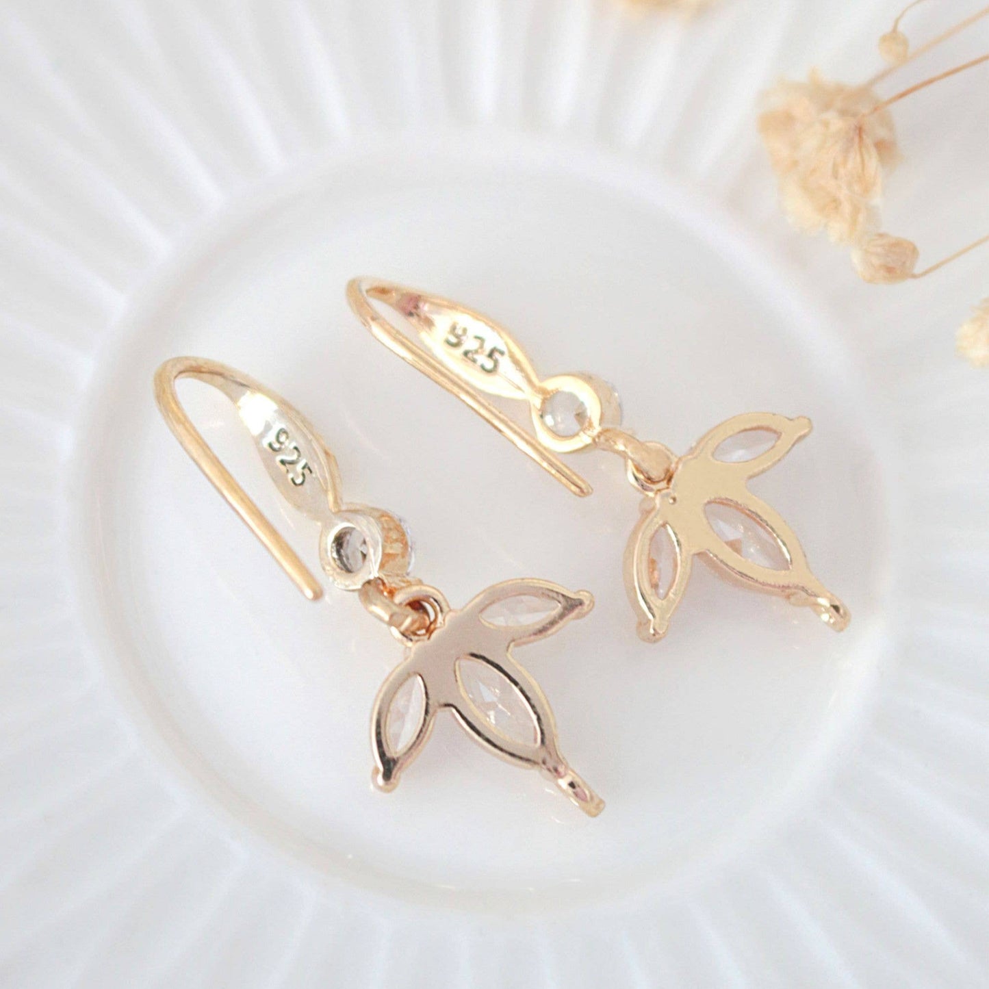 Petal-shaped earrings, 925 silver gold-plated