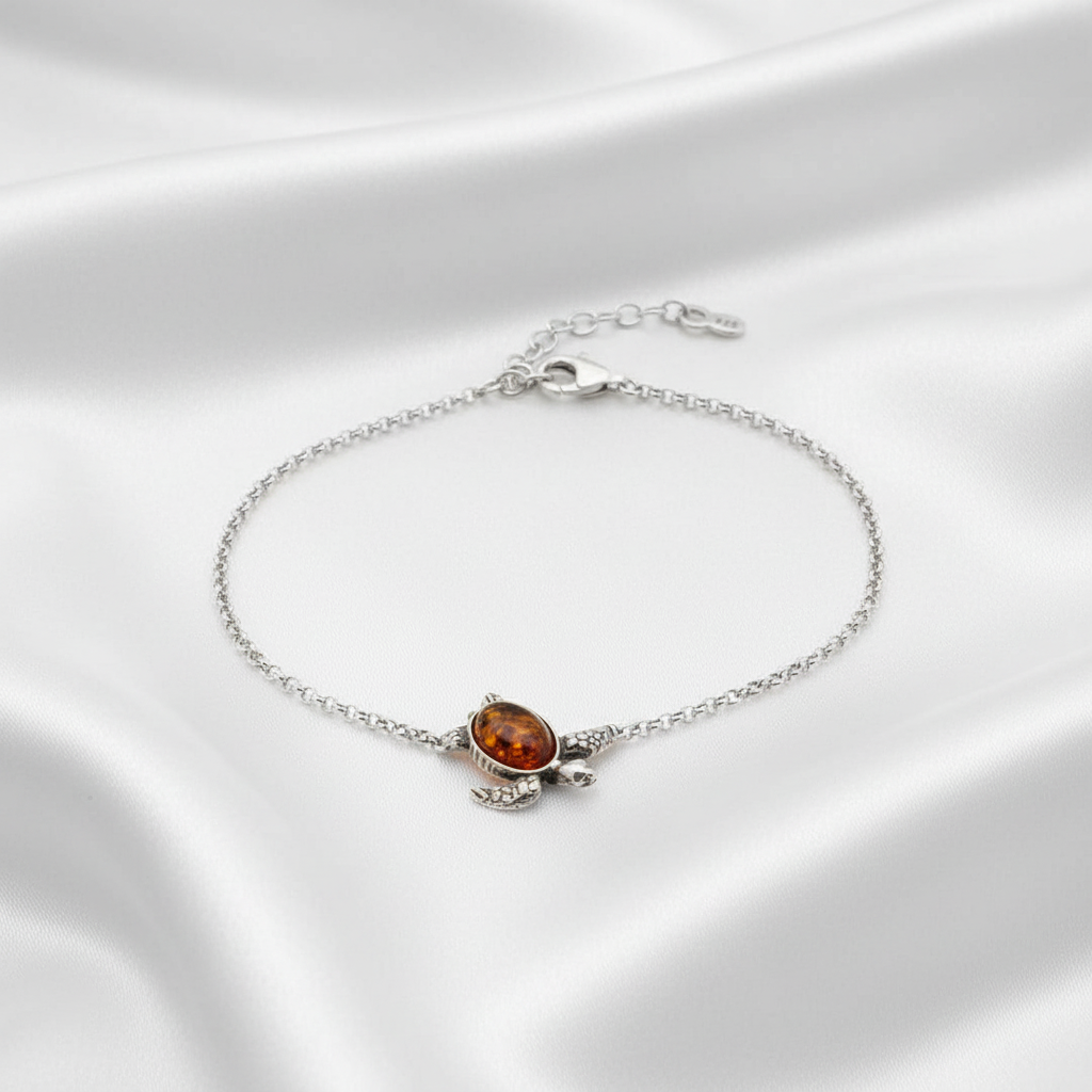 Bernstein-Armband auf weißem Satin